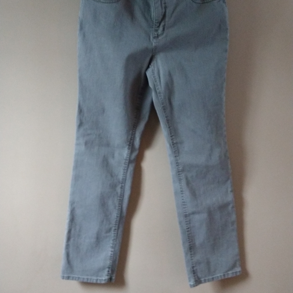 NWT GREY JONES NEW YORK JEANS  SIZE